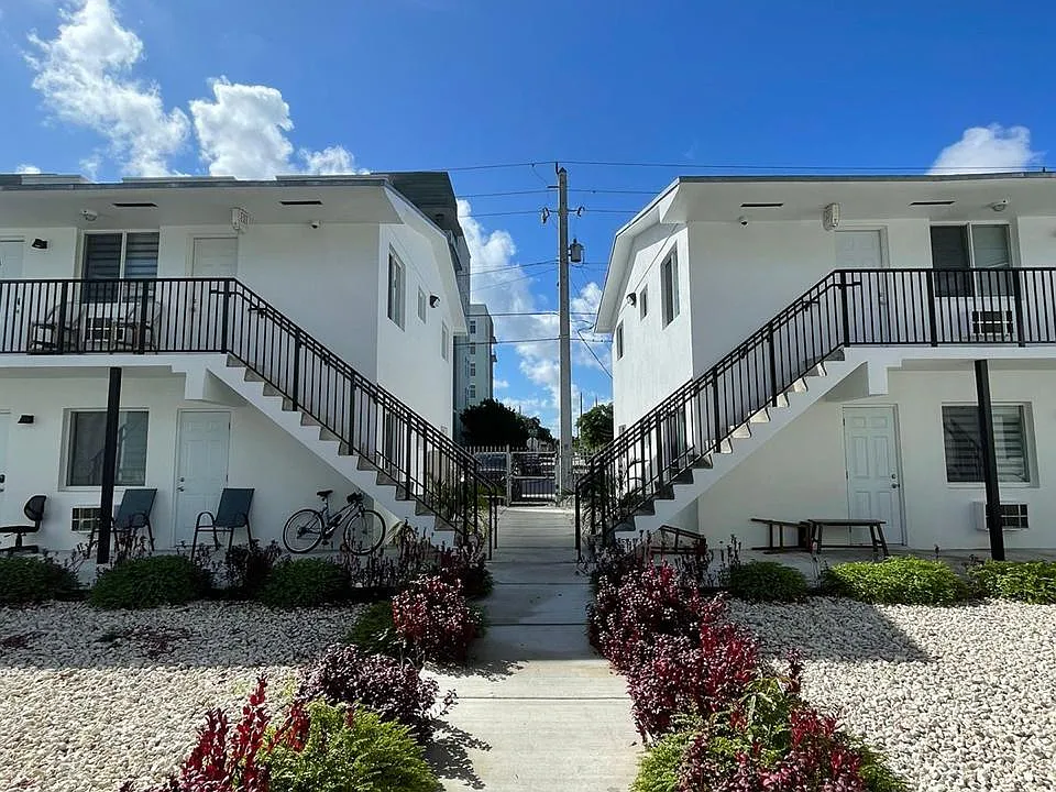 749 NW 60th St #3