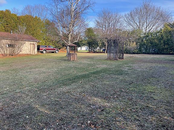 5th image of 819 Cherry Ct