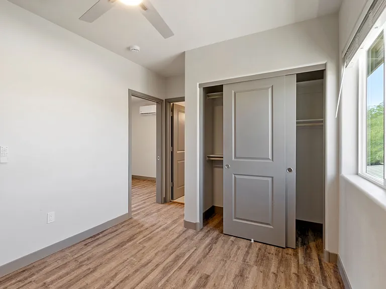 1720 E Edison St — Photo 53