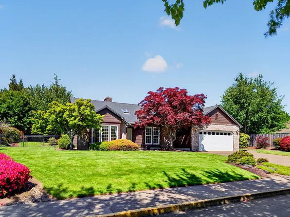 211 NW West Hills Dr, McMinnville, OR 97128