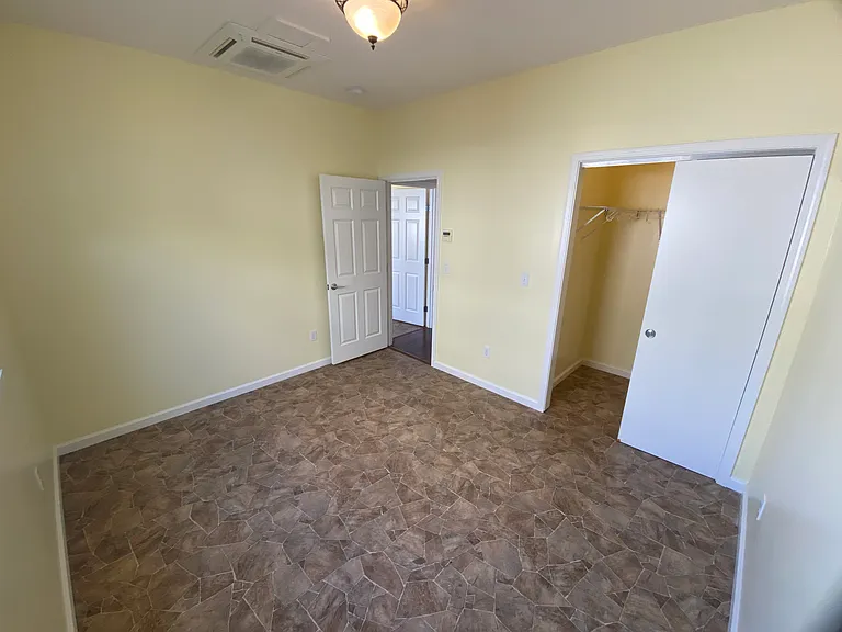 1886 Saint Louis Dr — Photo 24