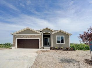 9118 NE 111th Pl, Kansas City, MO 64157