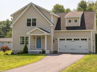 25 Bramblewood Ln, Gorham, ME 04038