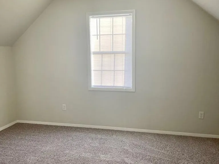 2136 Crystal Ct — Photo 7