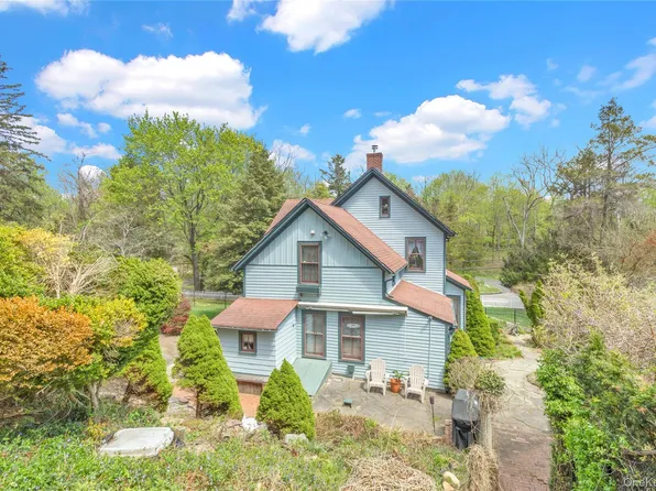 210 Old Town Road, East Setauket, NY 11733