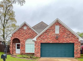 140 Oakleigh Dr, Clinton, MS 39056