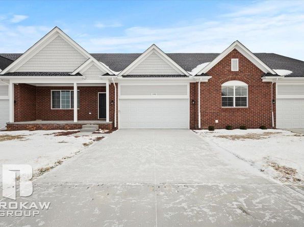 1440 Lincoln St, Lapeer, MI 48446