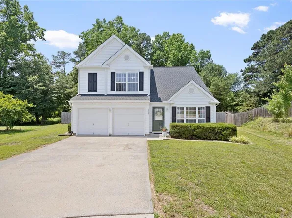 4805 Castle Crest Ct, Raleigh, NC 27616