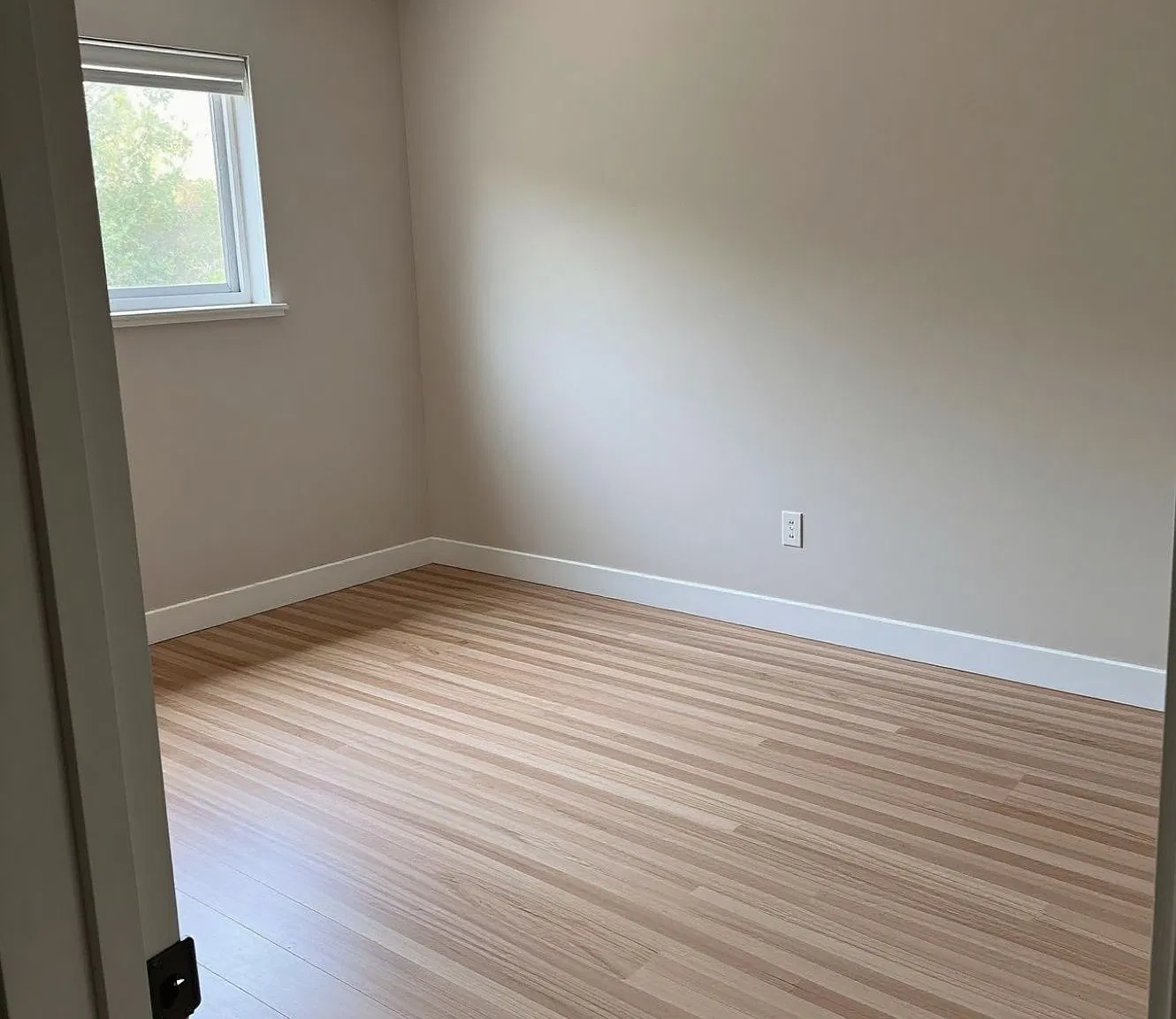 3 bed, 1300 sqft, $5,000 — Photo 3