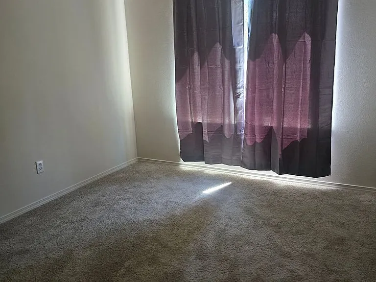 803 SE Kierra Pl — Photo 8