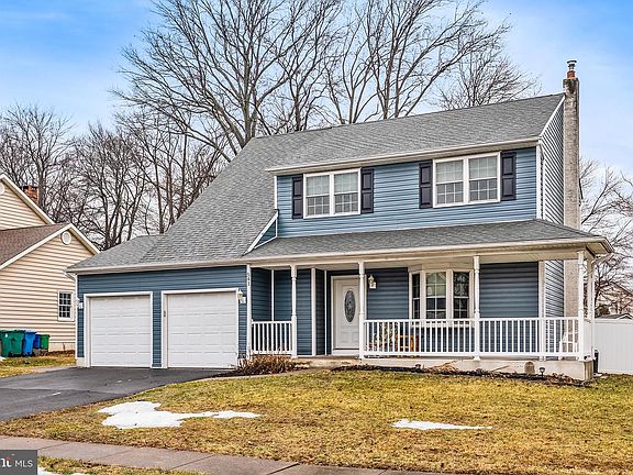 2nd image of 541 Stanford Rd