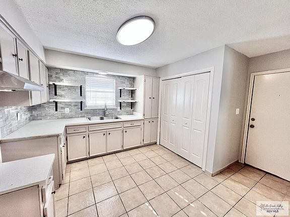 5th image of 306 E 8th St