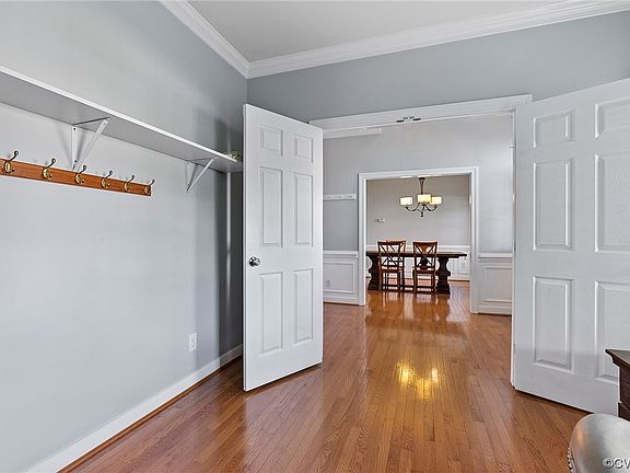 5th image of 9070 Barbette Ct