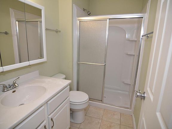 4th image of 310 Saint Andrews Dr