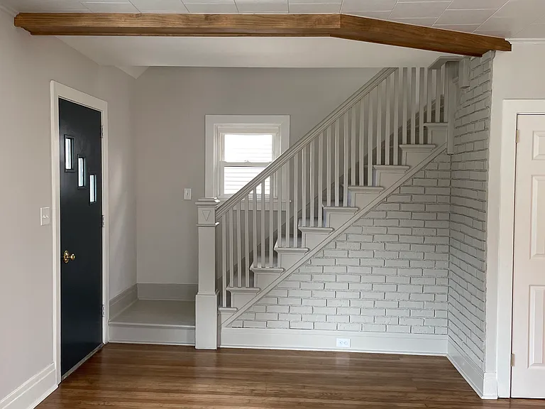 106 W Caracas Ave — Photo 6