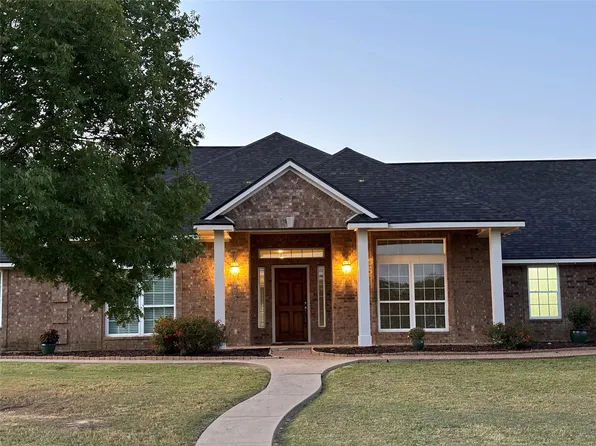 105 Broken Bow Dr, Gunter, TX 75058