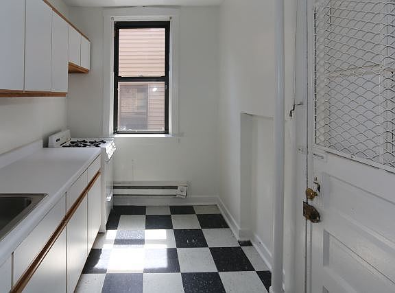 3rd image of 713 W Brompton Ave APT 56