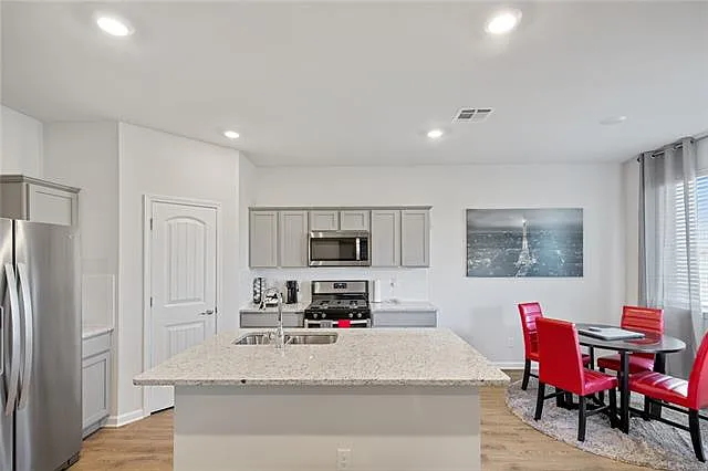 7472 1st Lake Dr — Photo 3