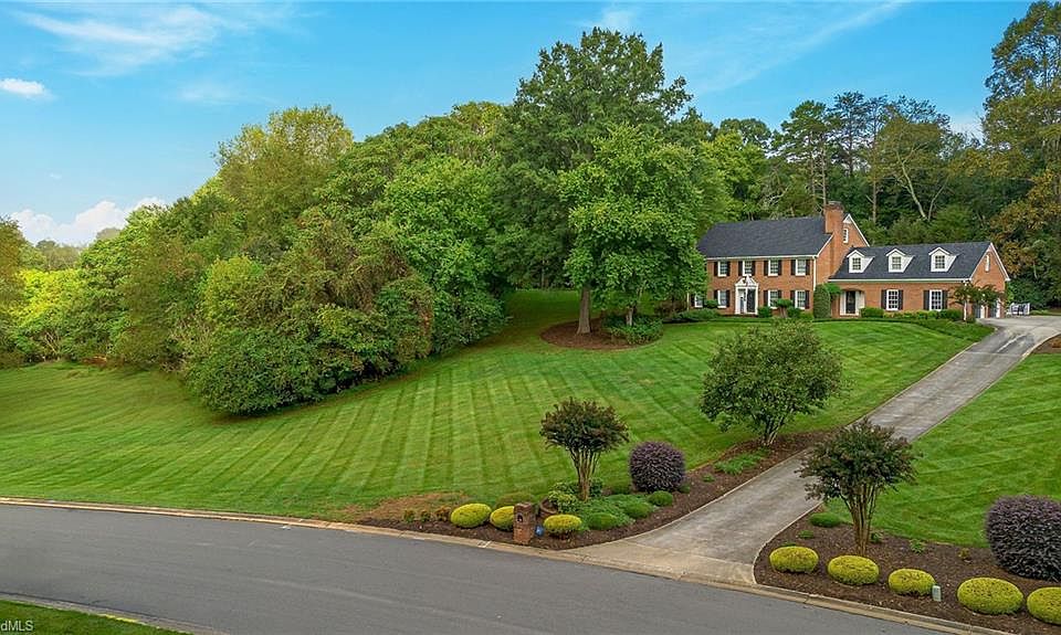 1st image of 433 Colony Dr