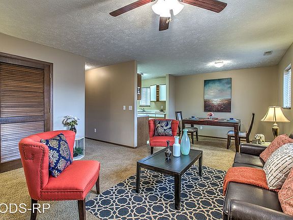 3rd image of 702 Chestnut Dr #2907585