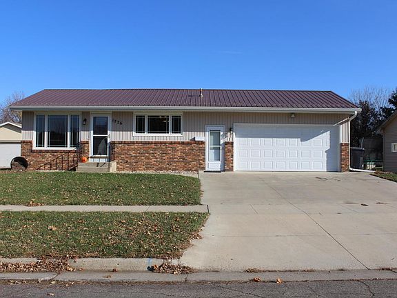 3rd image of 1726 Douglas Ave