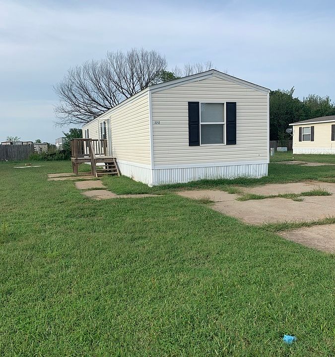 2nd image of 3212 E Raintree Dr