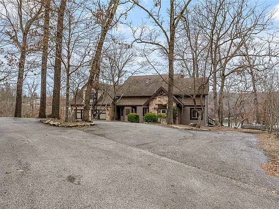 2nd image of 15077 Lakewood Dr