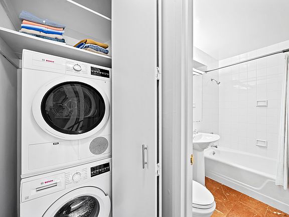 4th image of 525 E 72nd St APT 36B