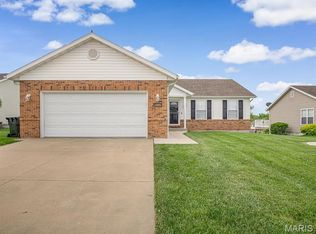 1004 Cottonwood Ln, Waterloo, IL 62298