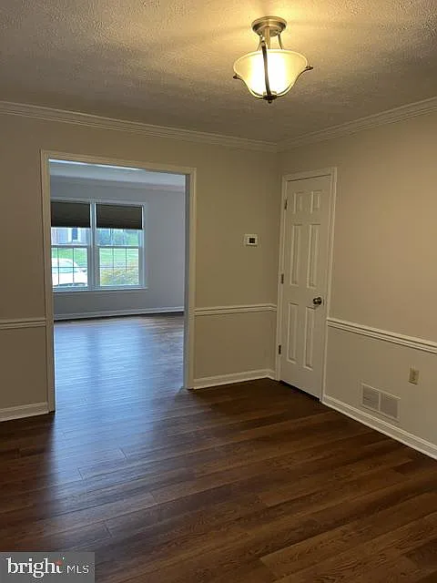 3 bed, 1.5 bath, 1368 sqft, $2,200 — Photo 3
