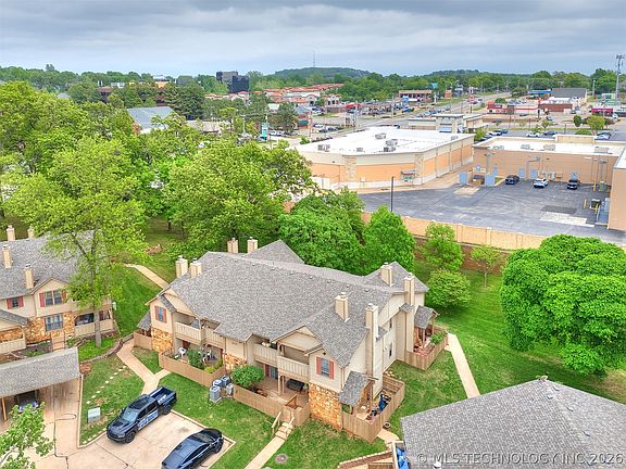 4th image of 9107 S Urbana Ave #5-F