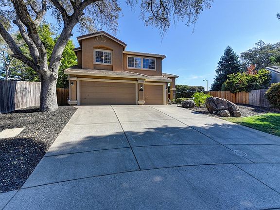 3rd image of 103 Woods Ct