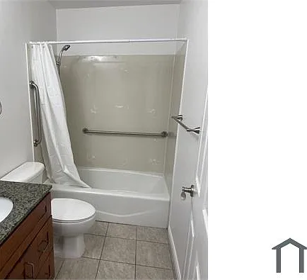 2 bed, 700 sqft, $2,912 — Photo 3