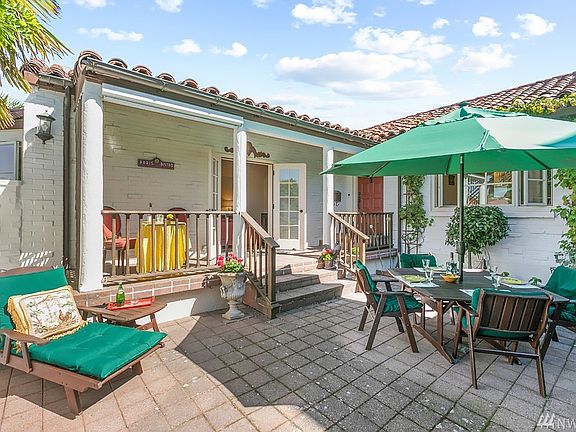 Private courtyard