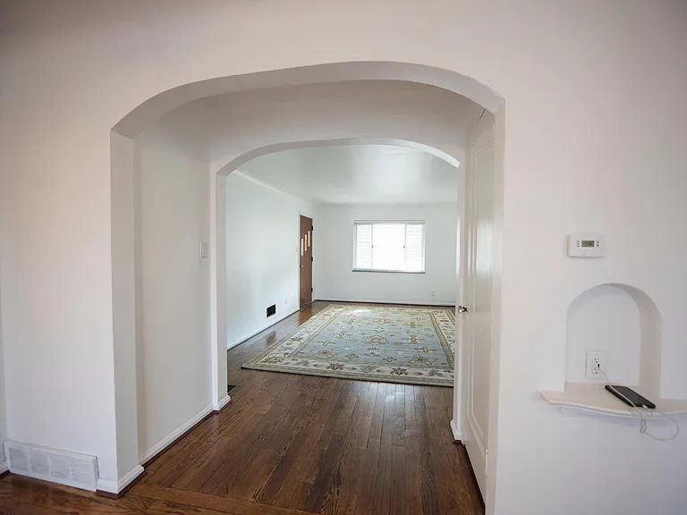 2548 Losantiville Ave #1 — Photo 8