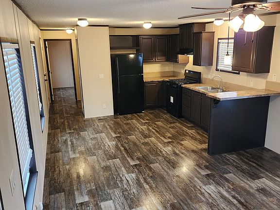 4th image of 915 Belle Aire St #45