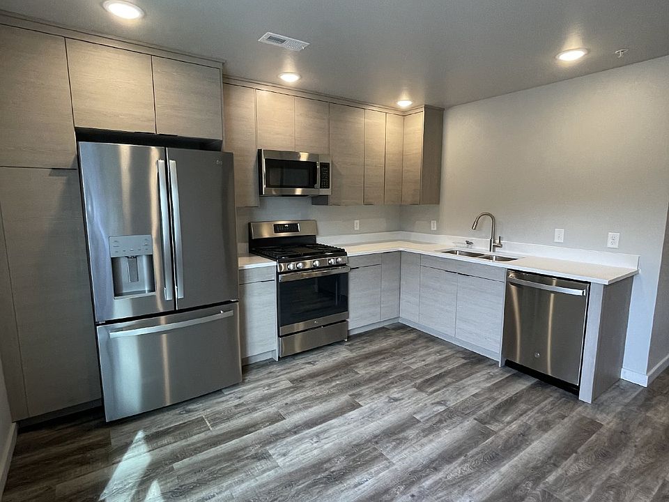1st image of 247 New Ventures Dr Unit D