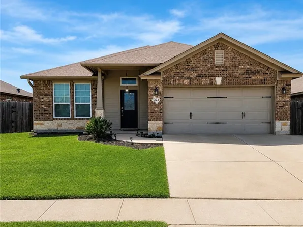 322 Pacific Dr, Portland, TX 78374