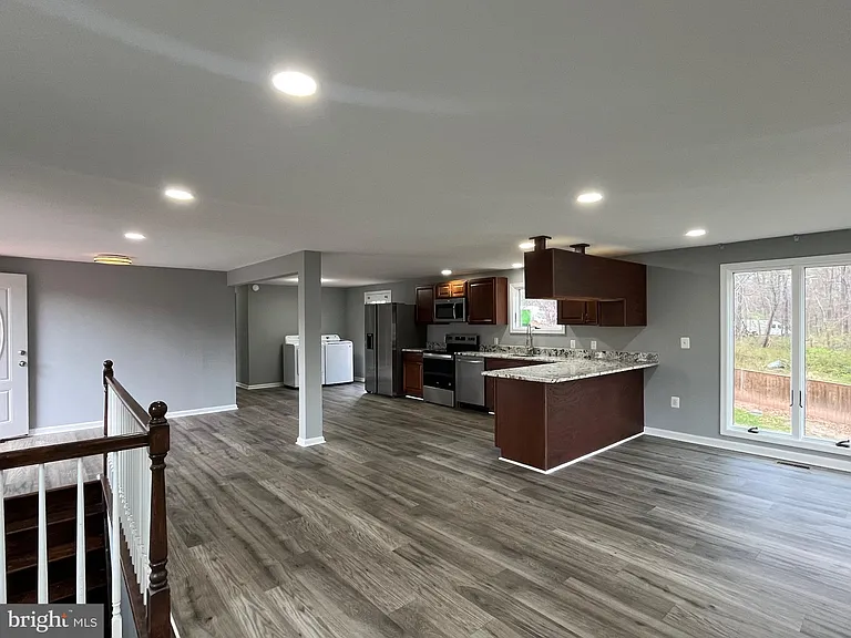 15106 Lee Hwy — Photo 3
