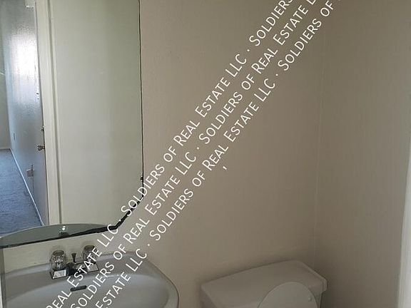 4th image of 402 Suzie St