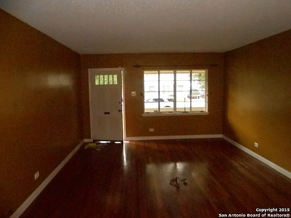 4th image of 245 Senisa Dr