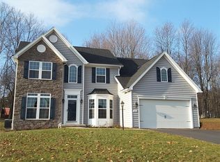 1033 Warters Cv, Victor, NY 14564