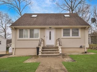 217 Santa Fe Trl, Hopatcong, NJ 07843