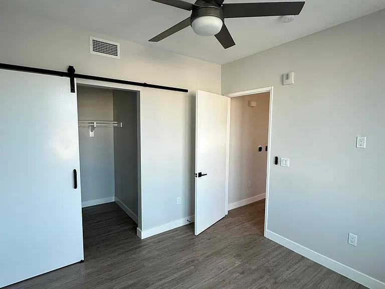 Evoc Hillcrest — Photo 23