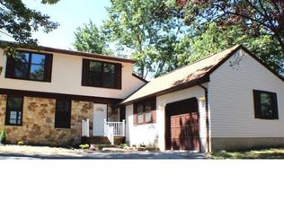 39 Forrest Dr, Sicklerville, NJ 08081