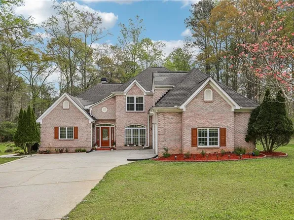 140 Lang Dr, Fayetteville, GA 30214