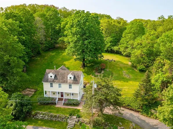 36 Walnut Tree Hill Road, Newtown, CT 06482