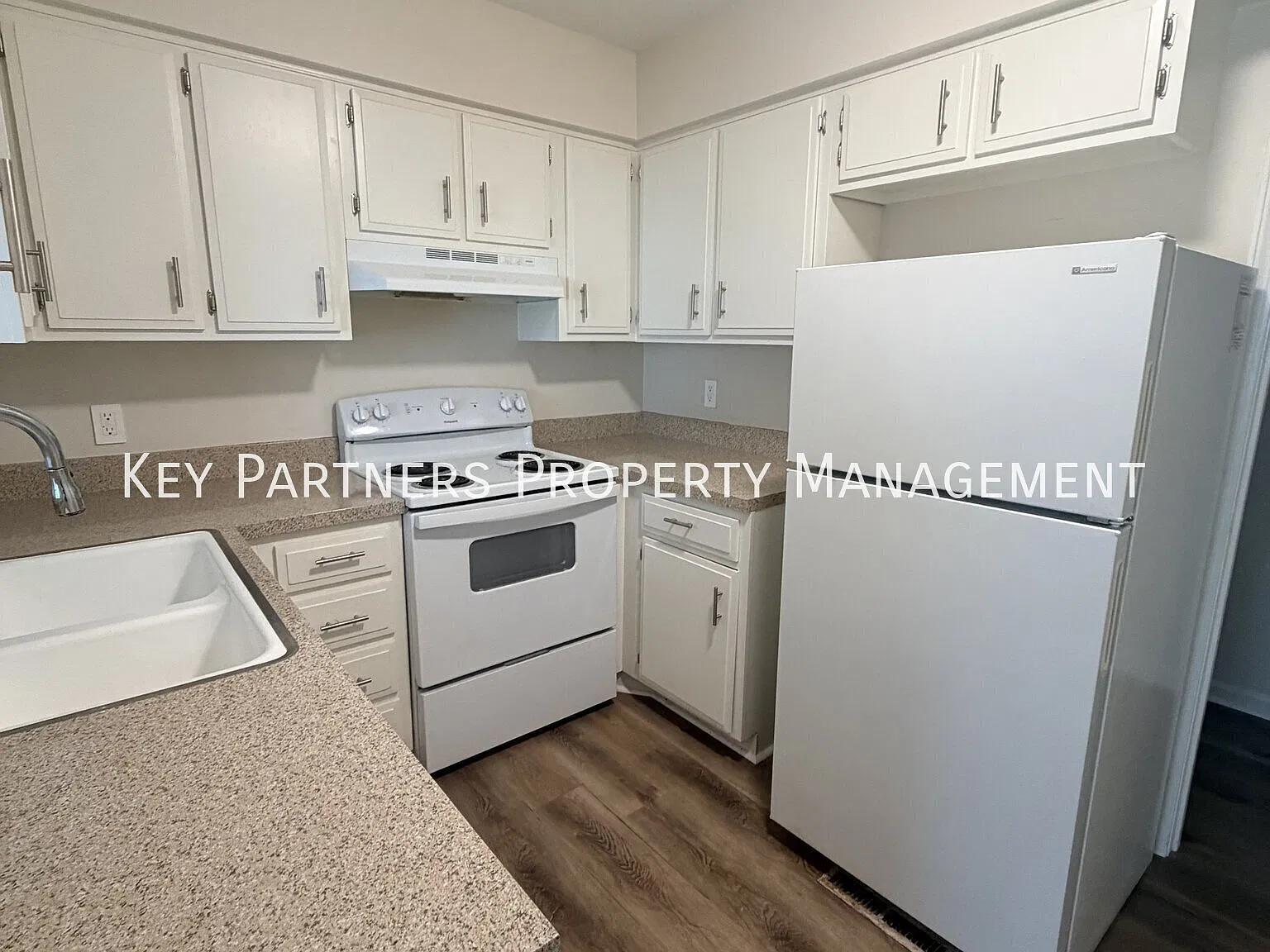 8835 Glenwood St - Rare ground floor opportunity! — Photo 4