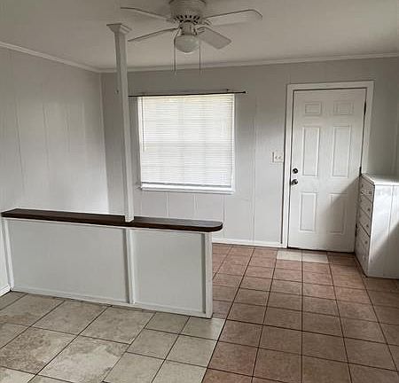 5th image of 806 8th Ave NW APT 1