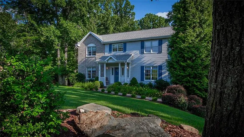 109 Hickory Dr photo 1